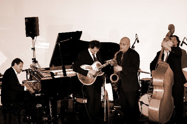 min 2006 12 15 beaune boogie 253 sepia